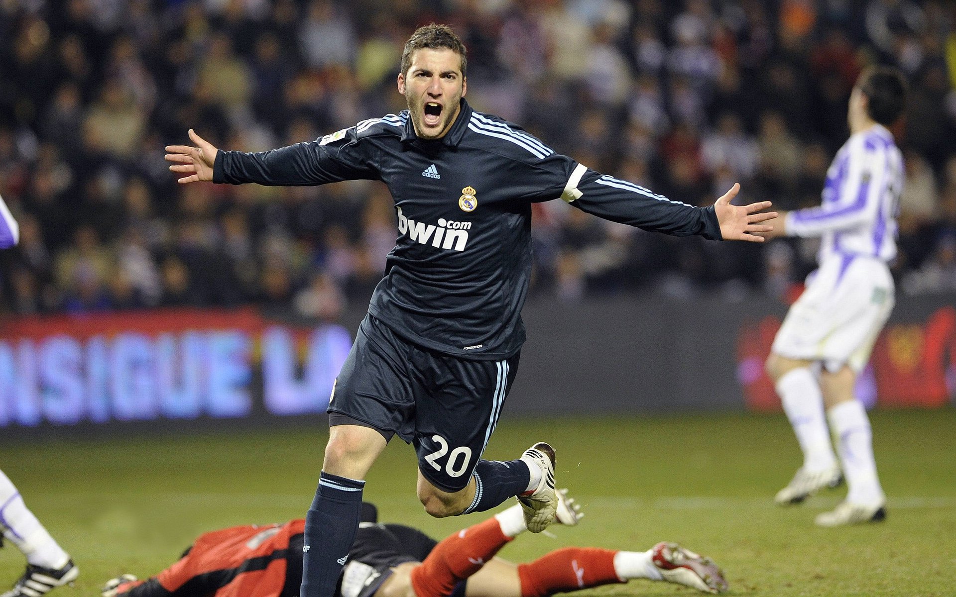 开云体育移动版-毕尔巴鄂竞技逆袭获胜，保级希望再燃，毕尔巴鄂竞技走出的球星